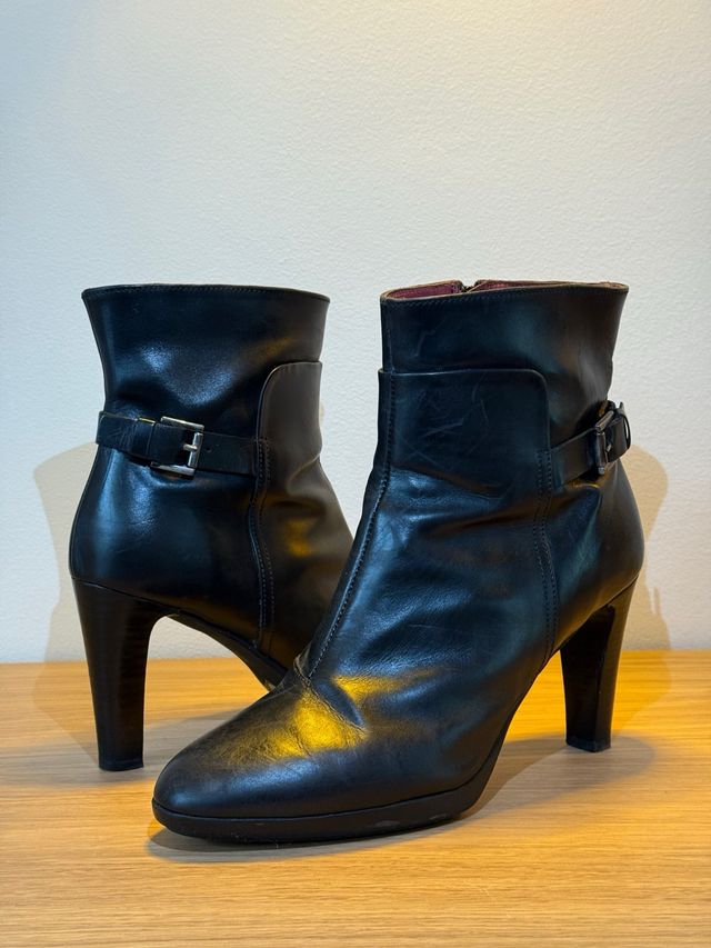 Botines Lotusse Negros Tacón