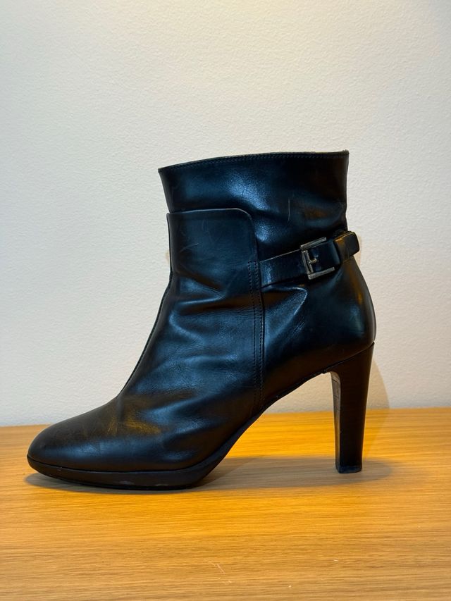 Botines Lotusse Negros Tacón