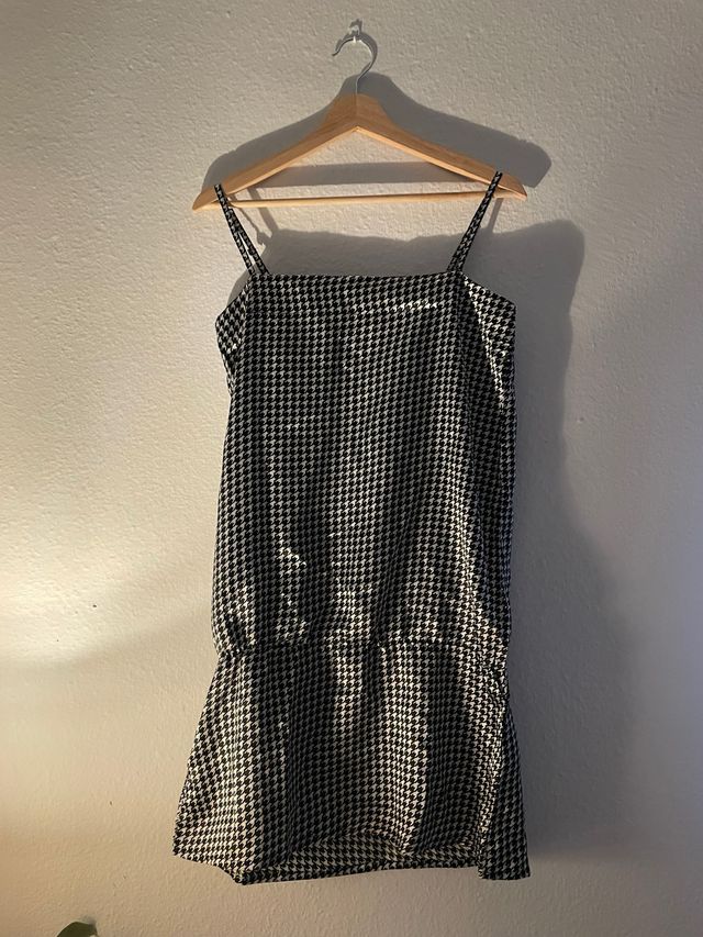 Vestido vintage Bershka pata de gallo