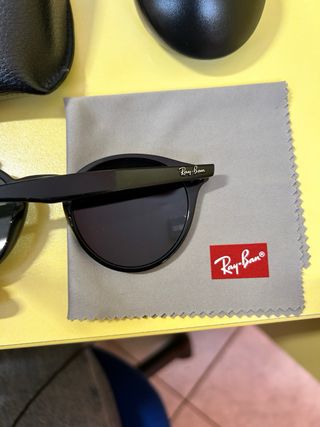 Occhiali da sole Ray-Ban neri unisex