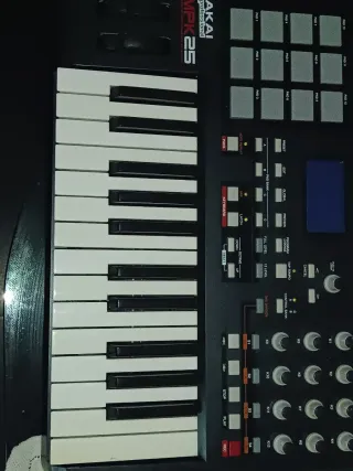 Teclado AKAI MPK25 USB MIDI