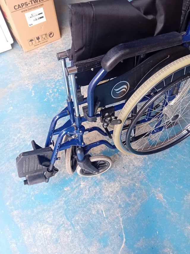 SILLA DE RUEDAS COMO NUEVA 80 EUROS, CARTAGENA