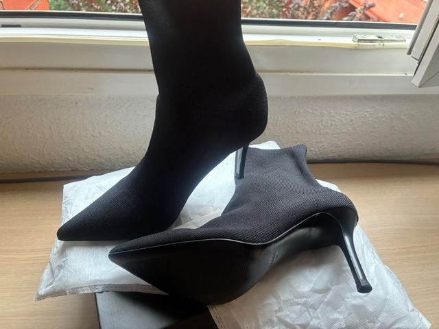 Botines negros lycra tacón fino sin estrenar