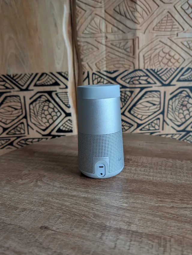 Altavoz Bose gris/plateado