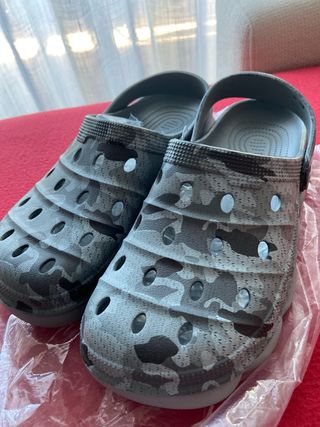 Zapatillas Crocs Camuflaje Gris
