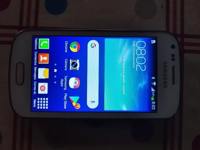 Móvil Samsung Plata/Blanco y con cargador