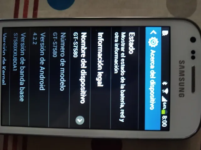 Móvil Samsung Plata/Blanco y con cargador