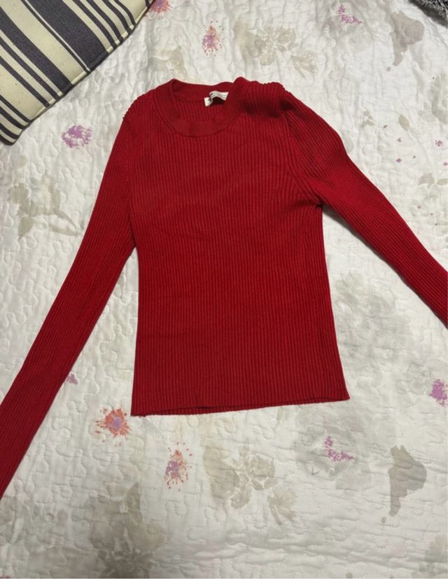 Jersey rojo pull and bear