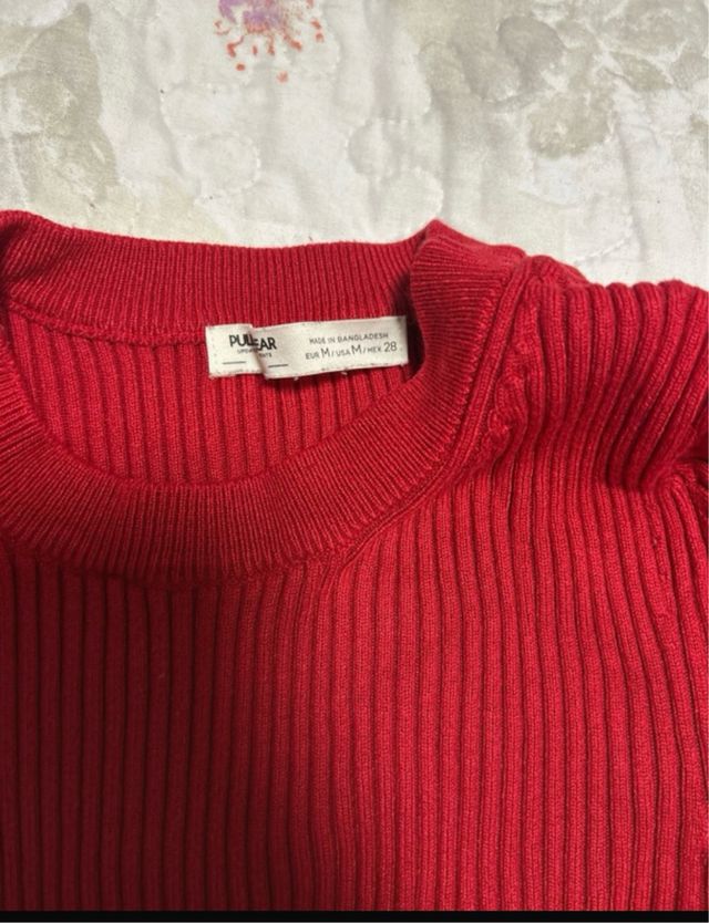 Jersey rojo pull and bear
