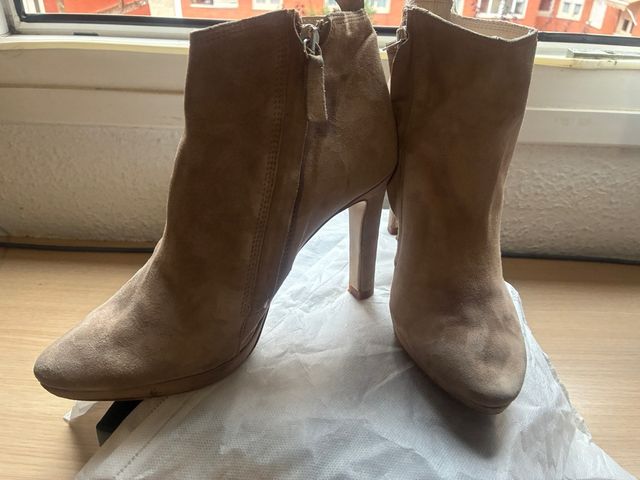 Botín ante camel tacón