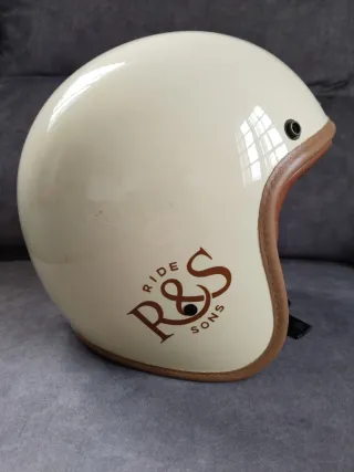 Chaqueta de cuero + Casco + Guantes + Máscara