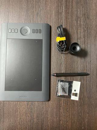 Tableta Gráfica Wacom PTH 451