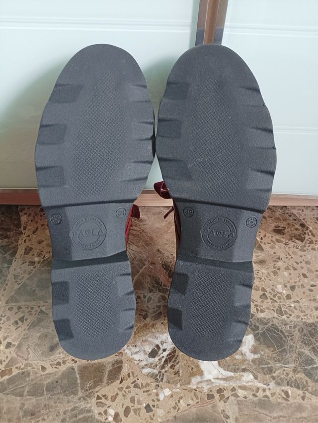 Zapatos charol rojos con lazo