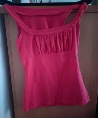 Top S fucsia tirantes