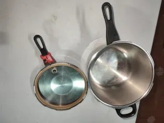 Ollas a presión 6l y 4l con una tapa para ambas