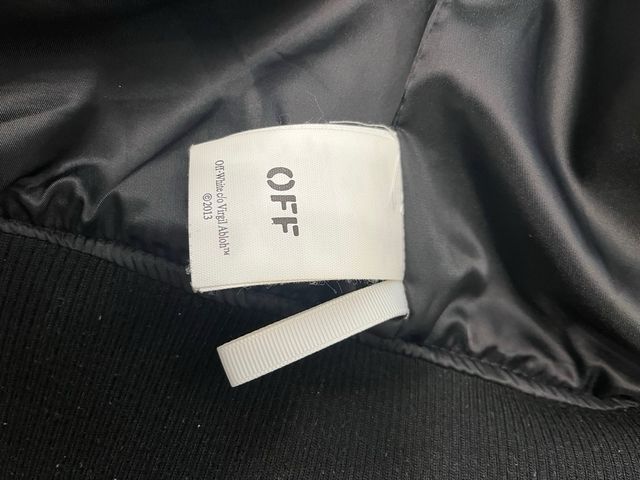 Chaqueta Varsity Off-White Negra