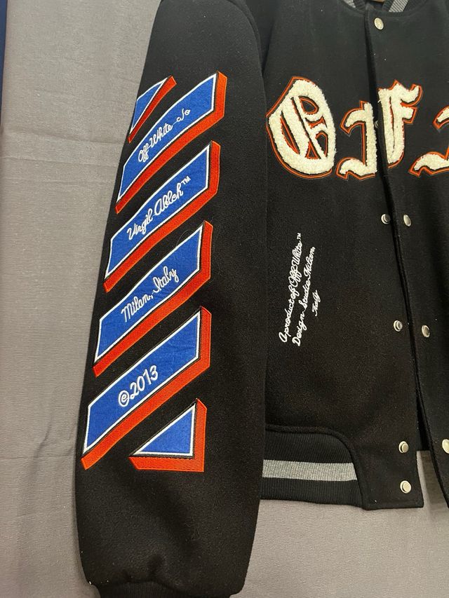 Chaqueta Varsity Off-White Negra