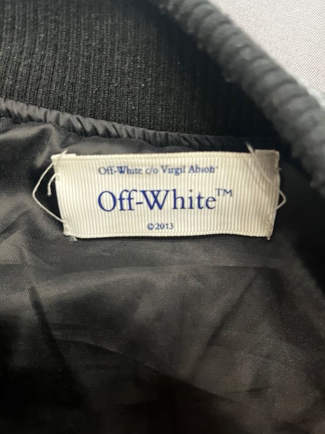 Chaqueta Varsity Off-White Negra