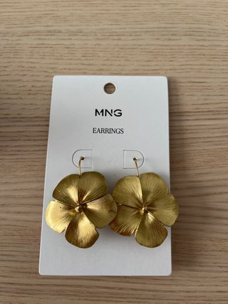 Pendientes dorados flor Mango
