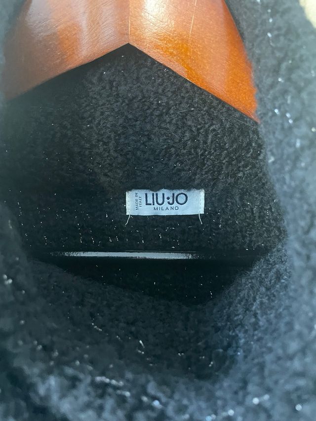 Chaqueta negra y lurex