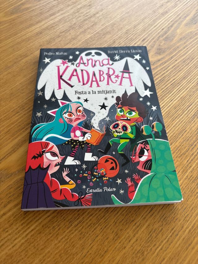 Anna Kadabra 4. Festa a la mitjanit