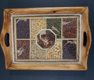 Vassoio in legno con divisori