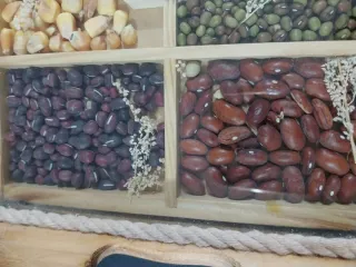 Vassoio in legno con divisori