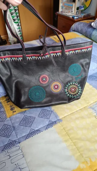 Bolso Desigual Marrón con Bordados Multicolor