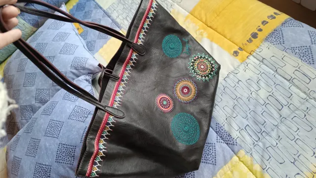 Bolso Desigual Marrón con Bordados Multicolor