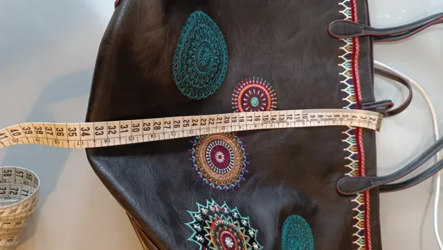 Bolso Desigual Marrón con Bordados Multicolor