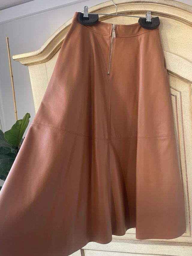 Falda larga efecto piel marrón