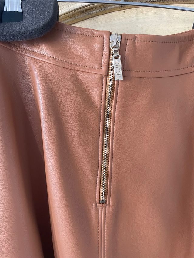 Falda larga efecto piel marrón