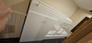 Literas blancas con armario y cajones