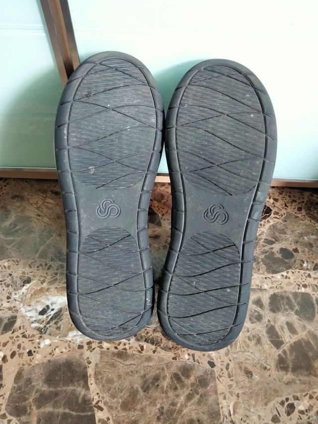 Botín marrón y gris