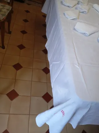 Mantelería adamascada de lino blanca 2,40 x 170