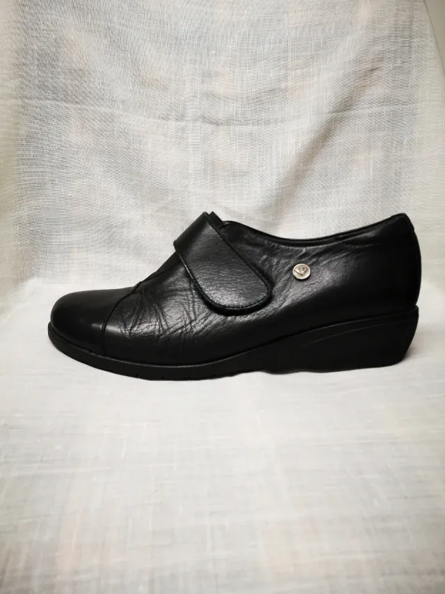 Zapatos de piel negros talla 37