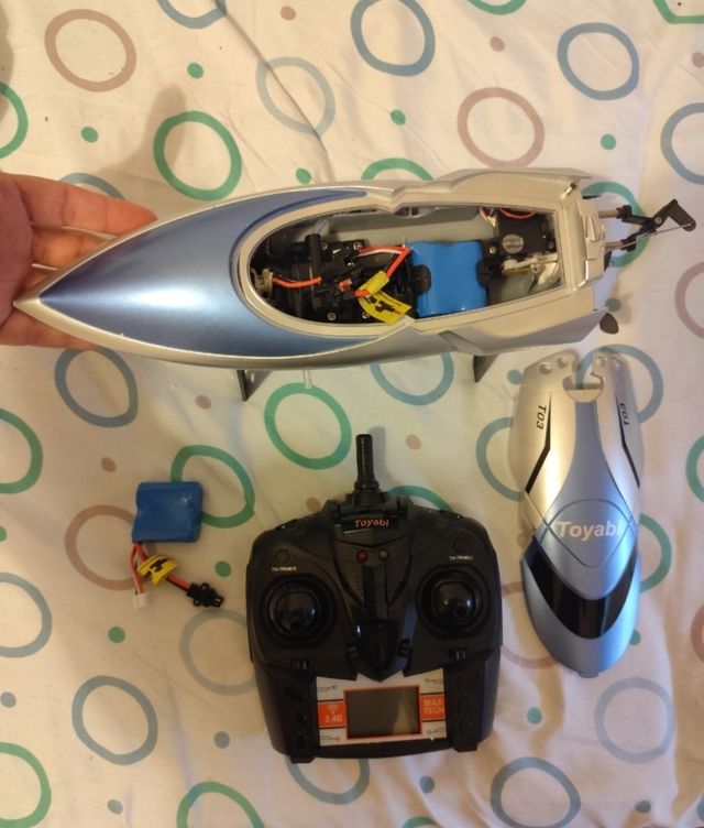 Lancha RC Toyabi TO3 alta velocidad