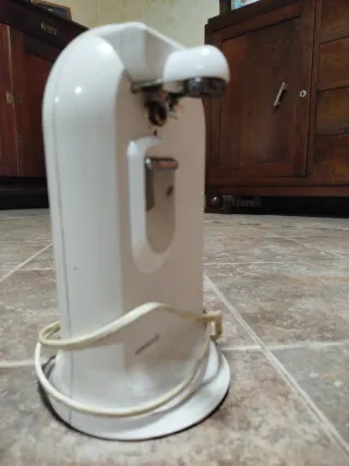 Abrelatas y afilador eléctrico Kenwood