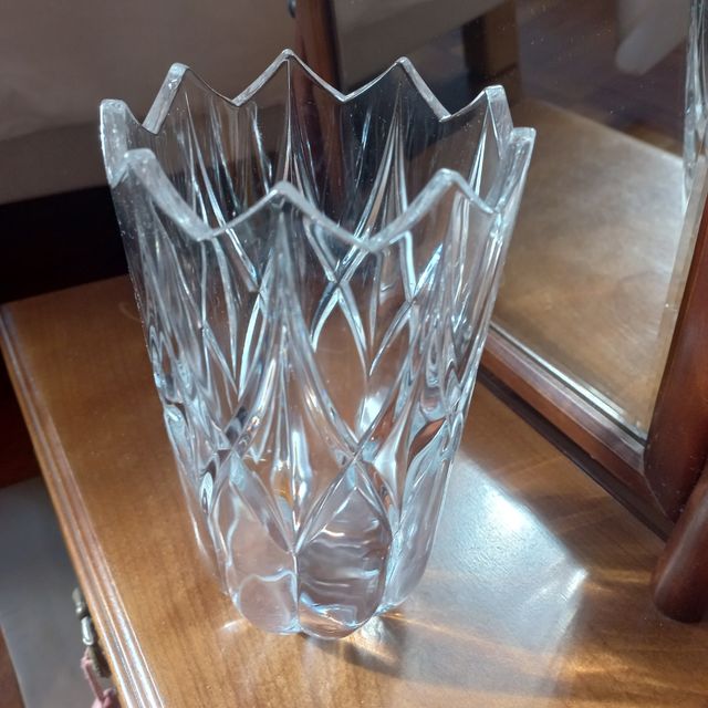 Jarro de cristal esculpido