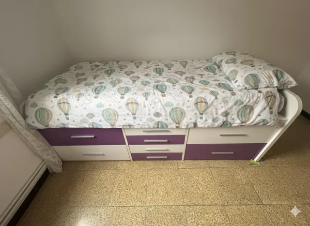 Cama nido con cajones morado y blanco