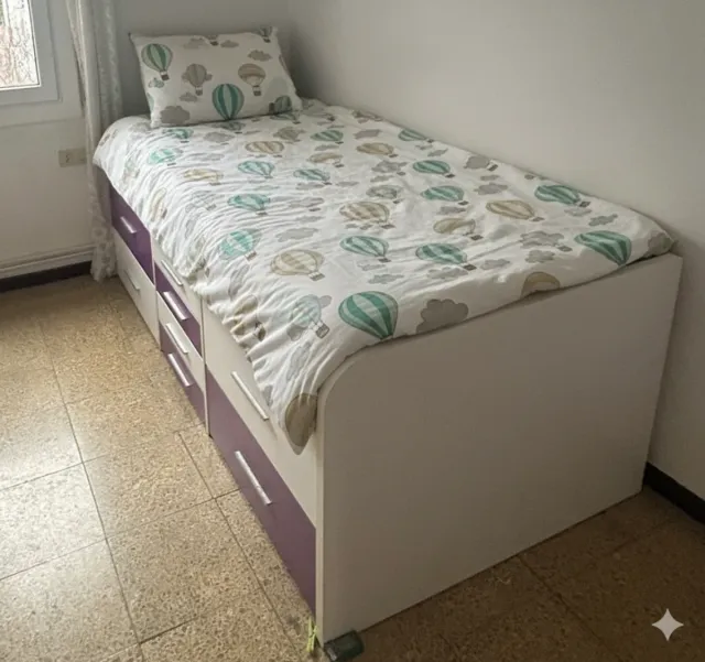 Cama nido con cajones morado y blanco