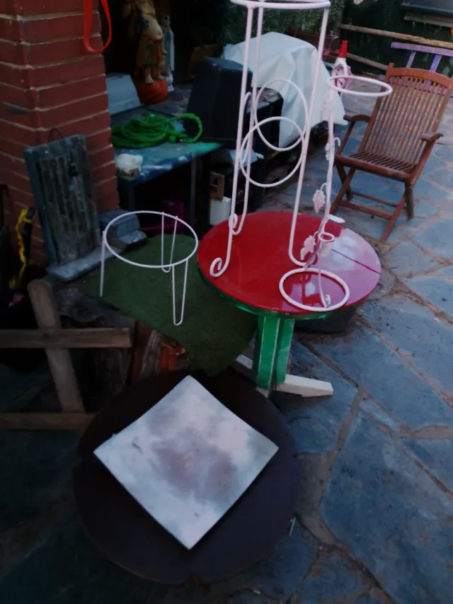 Set di supporti per vasi in metallo