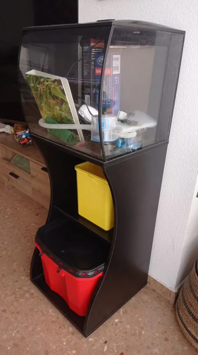 Acuario Fluval 57L con Mueble Negro