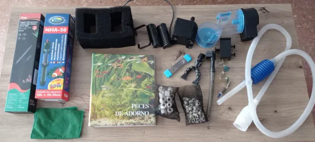 Acuario Fluval 57L con Mueble Negro