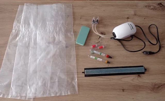 Acuario Fluval 57L con Mueble Negro