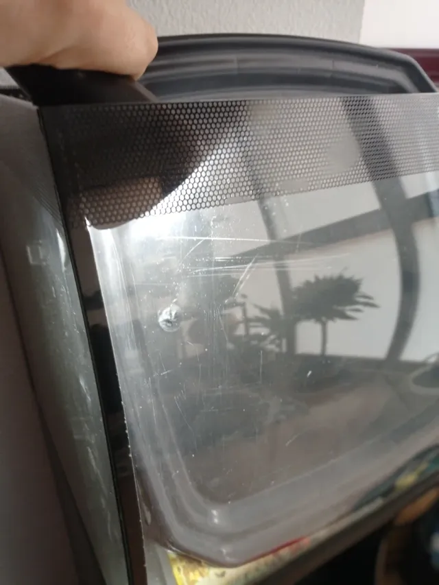 Acuario Fluval 57L con Mueble Negro