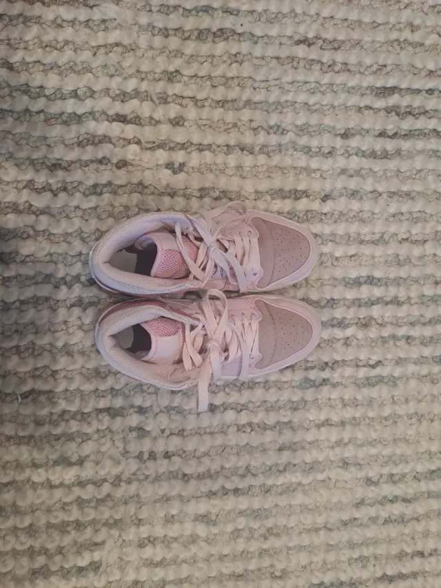 Zapatillas Air Jordan Niña Rosas