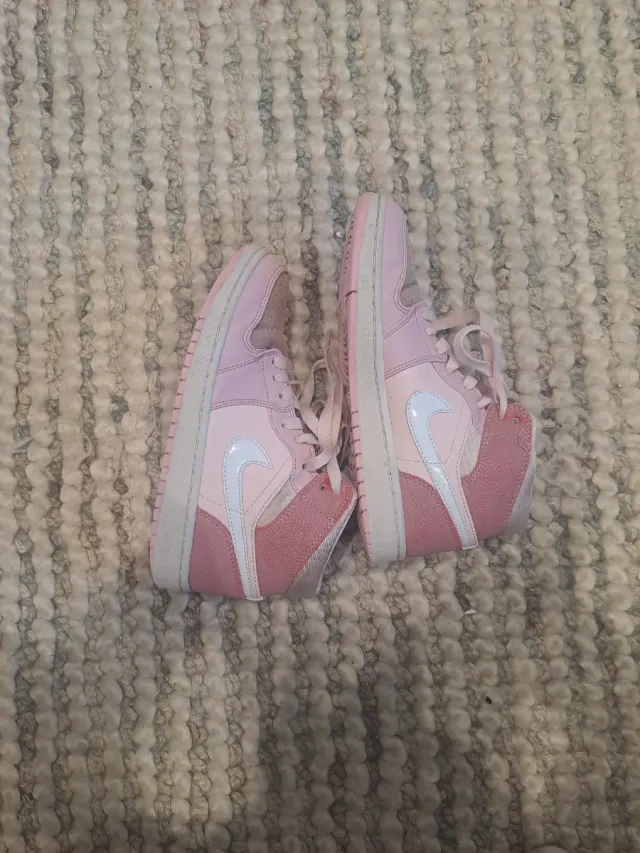 Zapatillas Air Jordan Niña Rosas