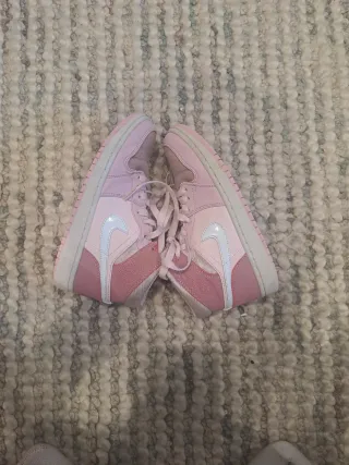 Zapatillas Air Jordan Niña Rosas