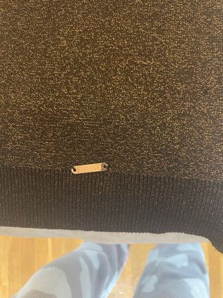 Jersey Guess Negro Dorado Talla M